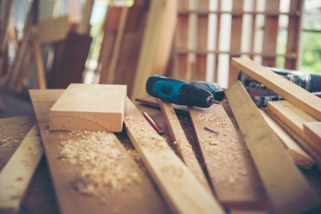 Comment trouver un menuisier qualifié pour vos projets sur mesure